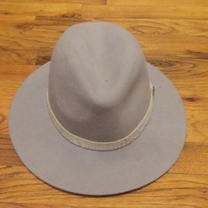 Gray Rag & Bone hat.